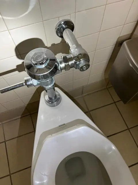 Fixture installation and repair for Garbage Disposal in VM Ybor